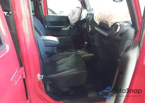 2018 Jeep Wrangler Jk Unlimited Sahara 4X4 from USA, damaged, VIN 1C4HJWEG0JL925063